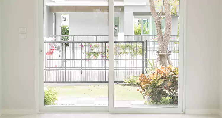 Balcony Screen Door Repair in Sanford, FL