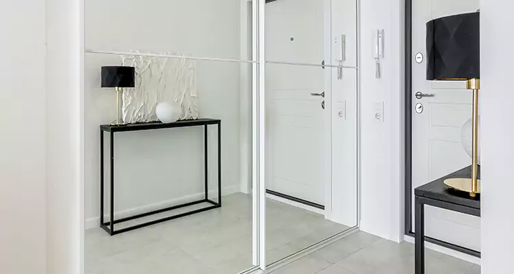 Mirrored Bifold Closet Doors Repair in Sanford, FL