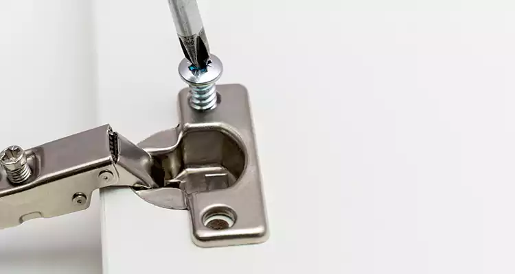 Screen Door Hinge Repair in Sanford, FL