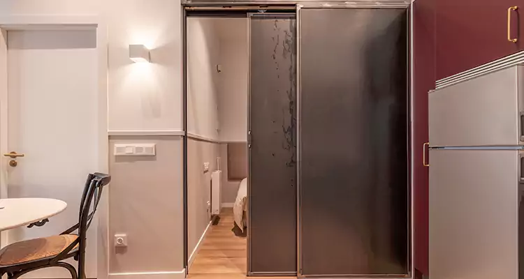 We Fix Closet Sliding Door in Sanford, FL 