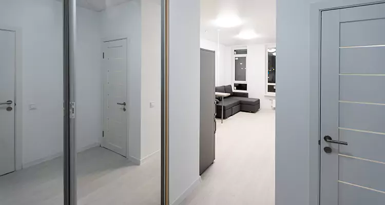 Modern Mirrored Closet Doors Repair in Sanford, FL