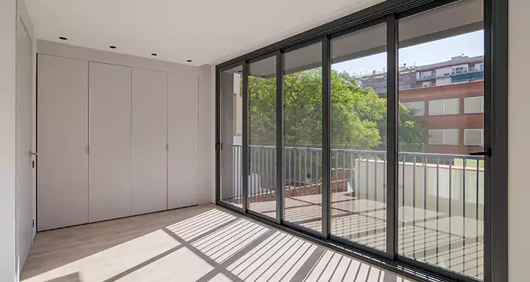 Fix Sliding Screen Door Track in Sanford, FL